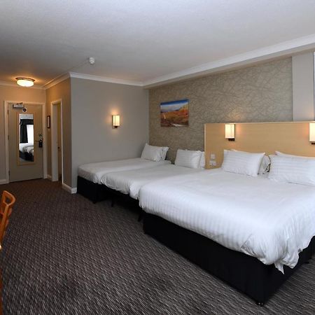 Wynnstay Arms, Wrexham By Marston'S Inns Eksteriør billede